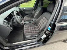 VW Golf GTI Performance DSG in Deep Black Perleffekt