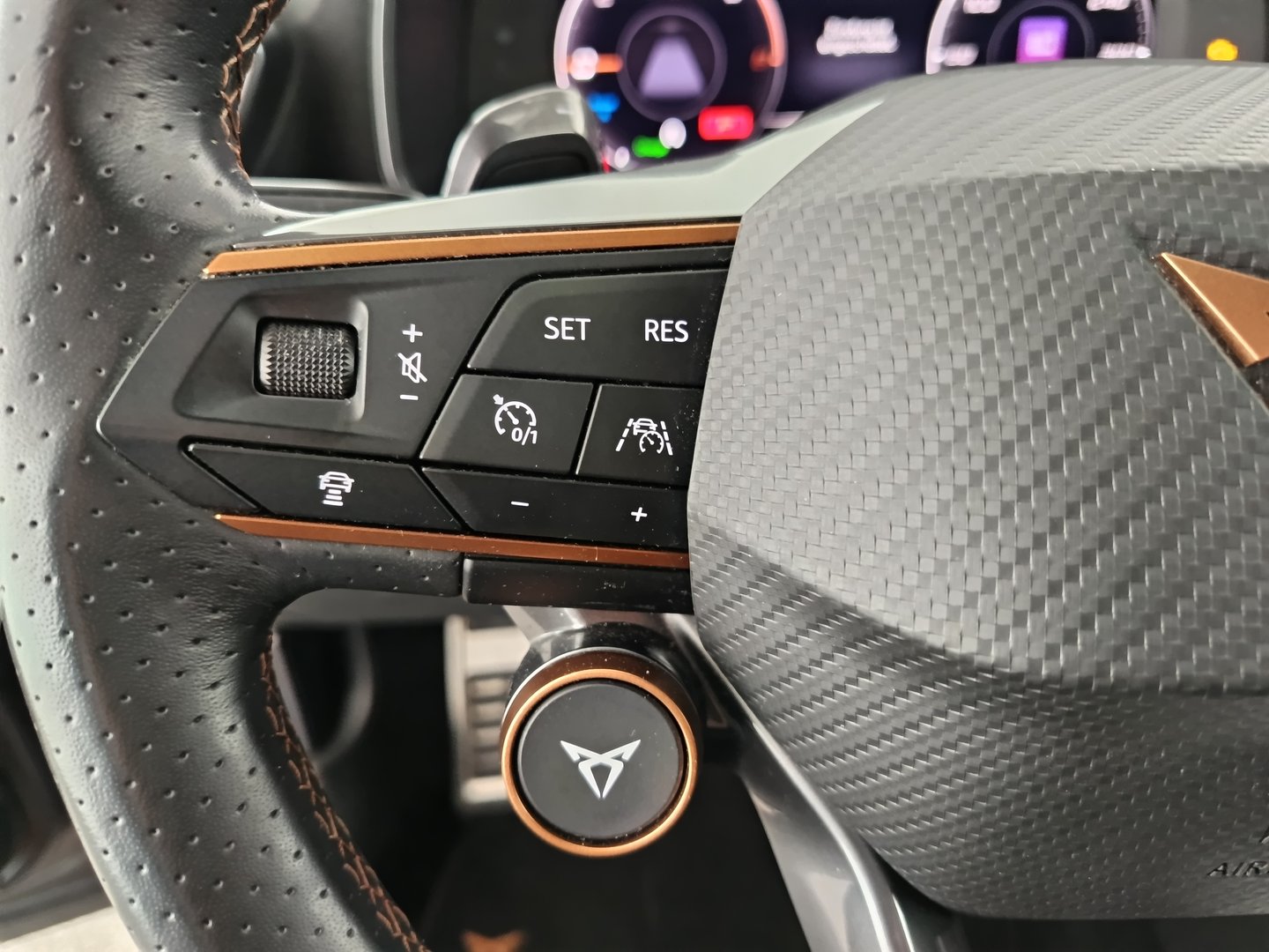CUPRA Formentor VZ e-HYBRID 245 PS DSG | Bild 17 von 38