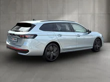 VW Passat Variant Sport TDI DSG in Oyster Silver Metallic