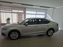 Škoda Octavia Ambition TDI in Brillant-Silber Metallic