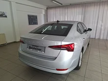 Škoda Octavia Ambition TDI in Brillant-Silber Metallic