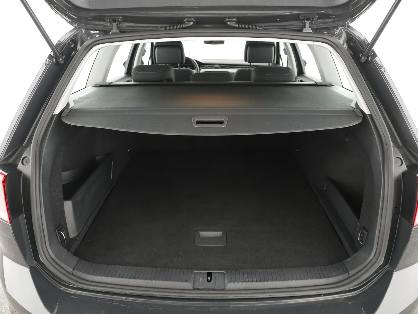 VW Passat GTE Variant | Bild 25 von 29