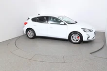 Ford Focus 1,0 EcoBoost Trend in weiss - normal
