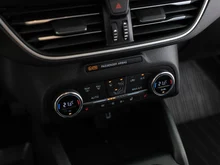 Ford Focus 1,0 EcoBoost Trend in weiss - normal