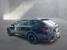 Škoda Superb Combi iV SPORTLINE DSG in Black-Magic Perleffekt