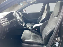 Škoda Superb Combi iV SPORTLINE DSG in Black-Magic Perleffekt