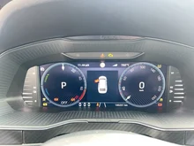 Škoda Superb Combi iV SPORTLINE DSG in Black-Magic Perleffekt