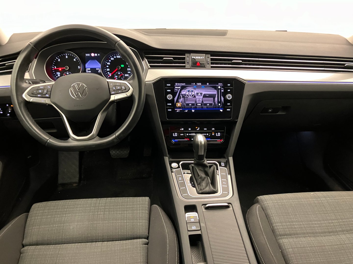 VW Passat Variant Business TDI DSG | Bild 13 von 32