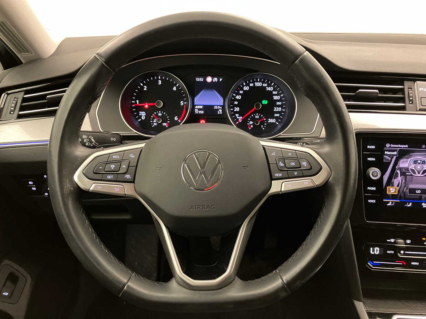 VW Passat Variant Business TDI DSG | Bild 14 von 32