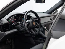 Porsche Taycan 4S in kreide