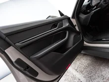 Porsche Taycan 4S in kreide