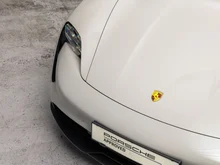 Porsche Taycan 4S in kreide