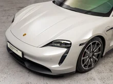 Porsche Taycan 4S in kreide