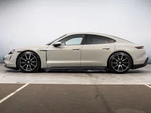 Porsche Taycan 4S in kreide