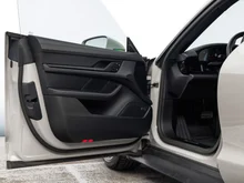 Porsche Taycan 4S in kreide