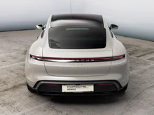 Porsche Taycan 4S in kreide