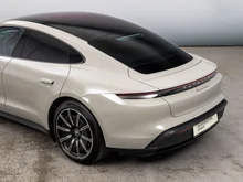Porsche Taycan 4S in kreide