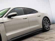 Porsche Taycan 4S in kreide