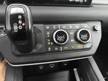 Land Rover Defender 110 D240 S Aut. in weiss - normal