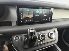 Land Rover Defender 110 D240 S Aut. in weiss - normal
