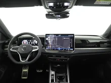 VW Passat Variant Sport eHybrid 150kW in Oyster Silver Metallic