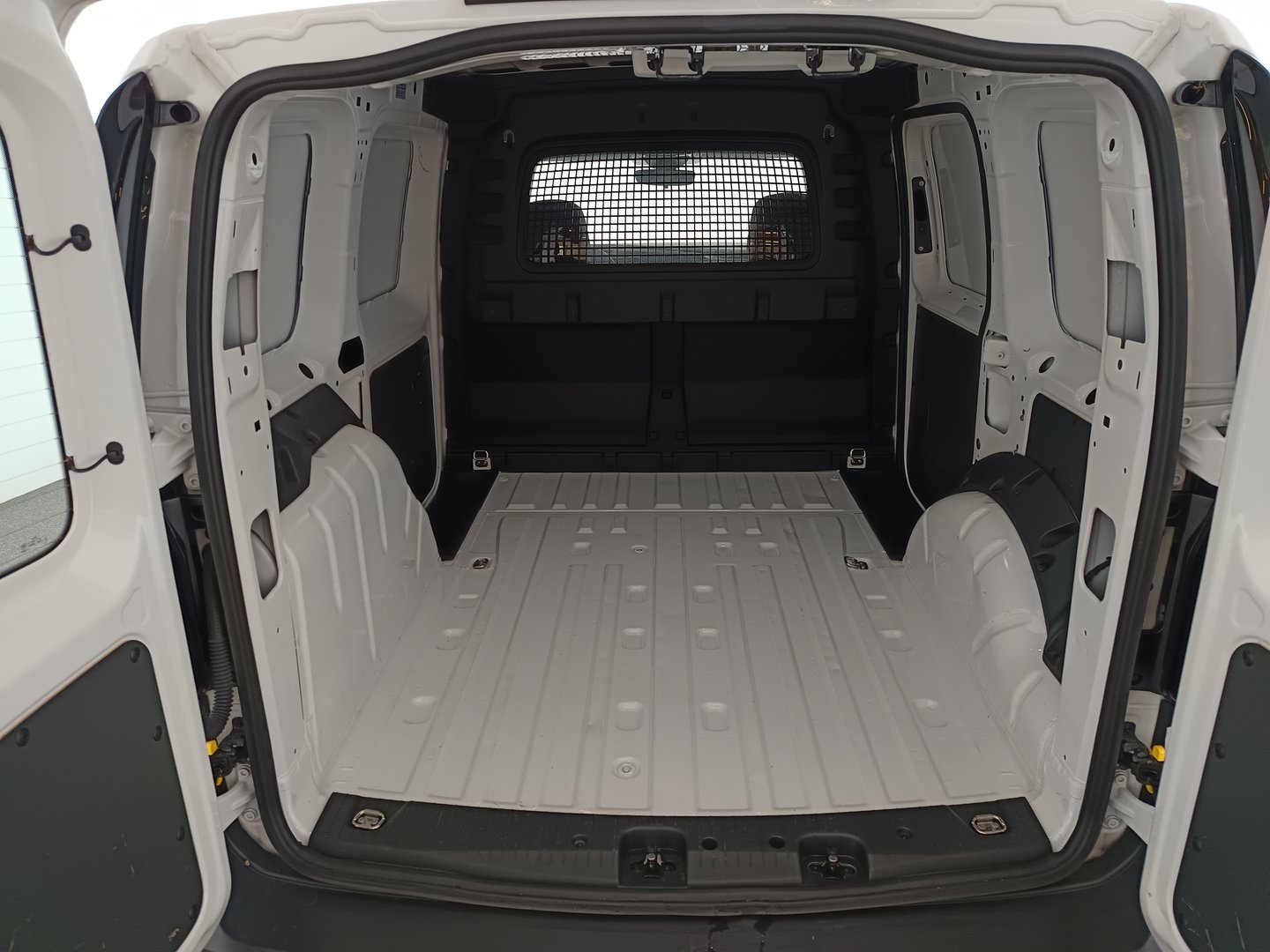 VW Caddy Cargo TDI | Bild 25 von 27