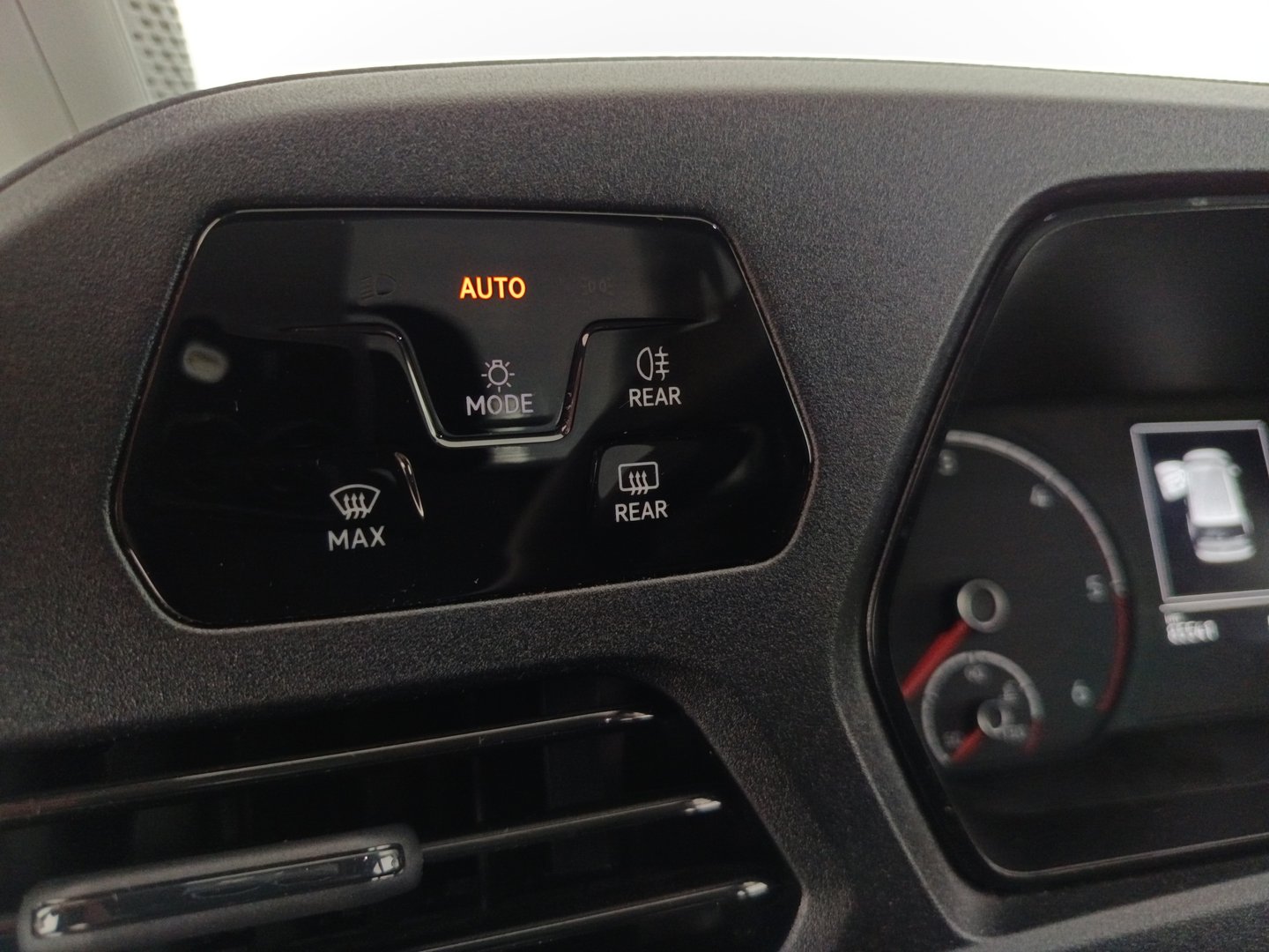 VW Caddy Cargo TDI | Bild 12 von 27