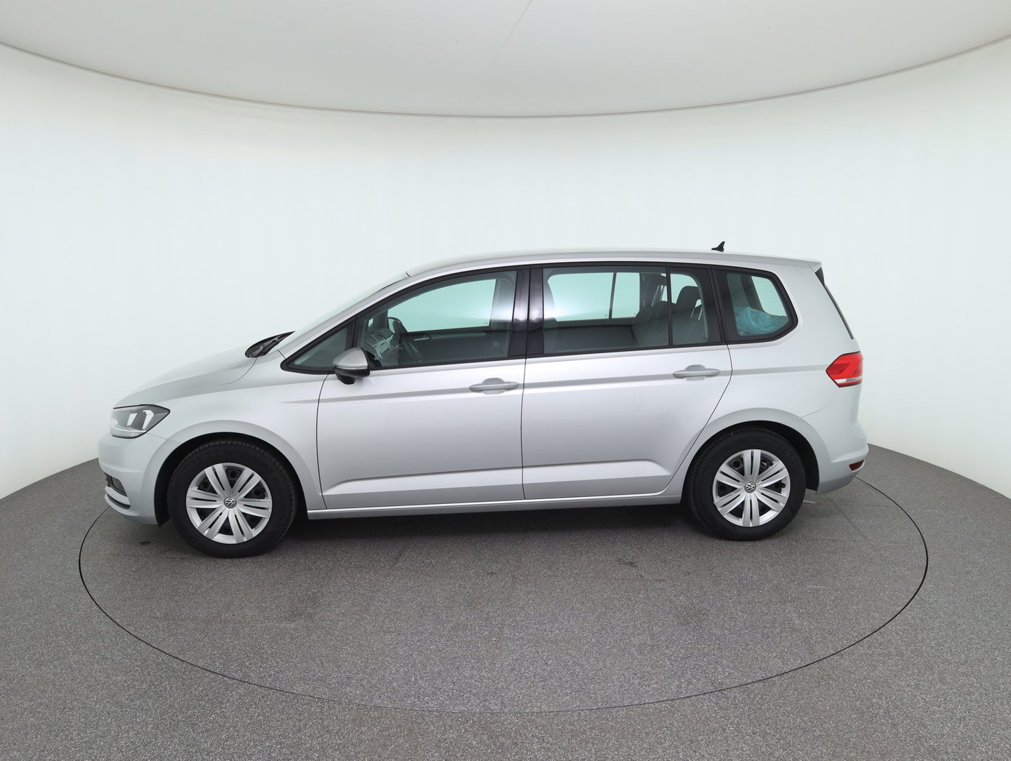 VW Touran TDI SCR 5-Sitzer | Bild 8 von 29