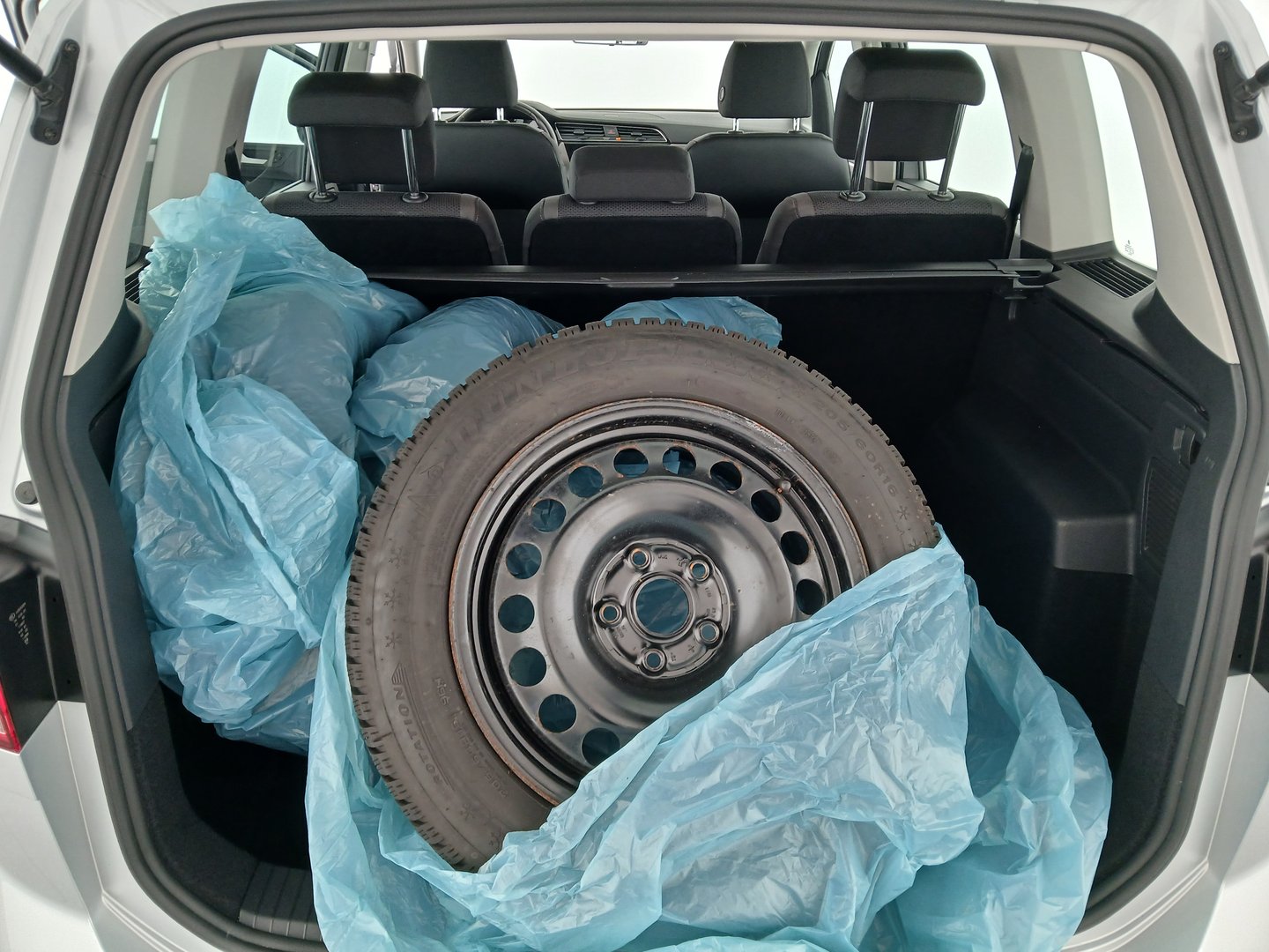 VW Touran TDI SCR 5-Sitzer | Bild 27 von 29