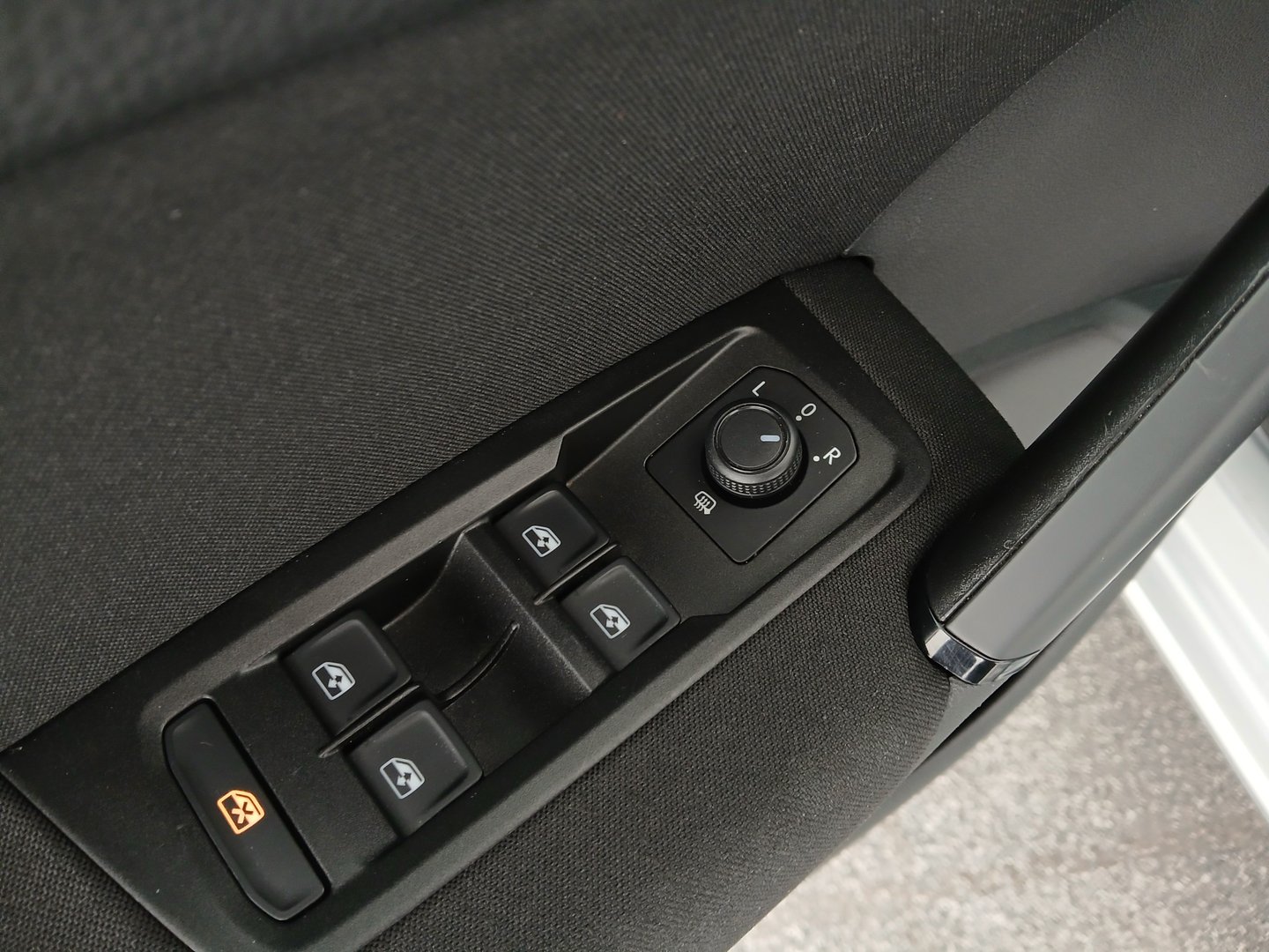 VW Touran TDI SCR 5-Sitzer | Bild 11 von 29