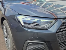 Audi A1 Sportback 30 TFSI intense in Manhattangrau Metallic