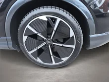 Audi Q4 e-tron 50 e-tron quattro in Mythosschwarz metallic
