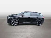 Audi Q4 e-tron 50 e-tron quattro in Mythosschwarz metallic