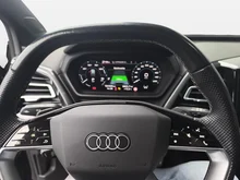 Audi Q4 e-tron 50 e-tron quattro in Mythosschwarz metallic