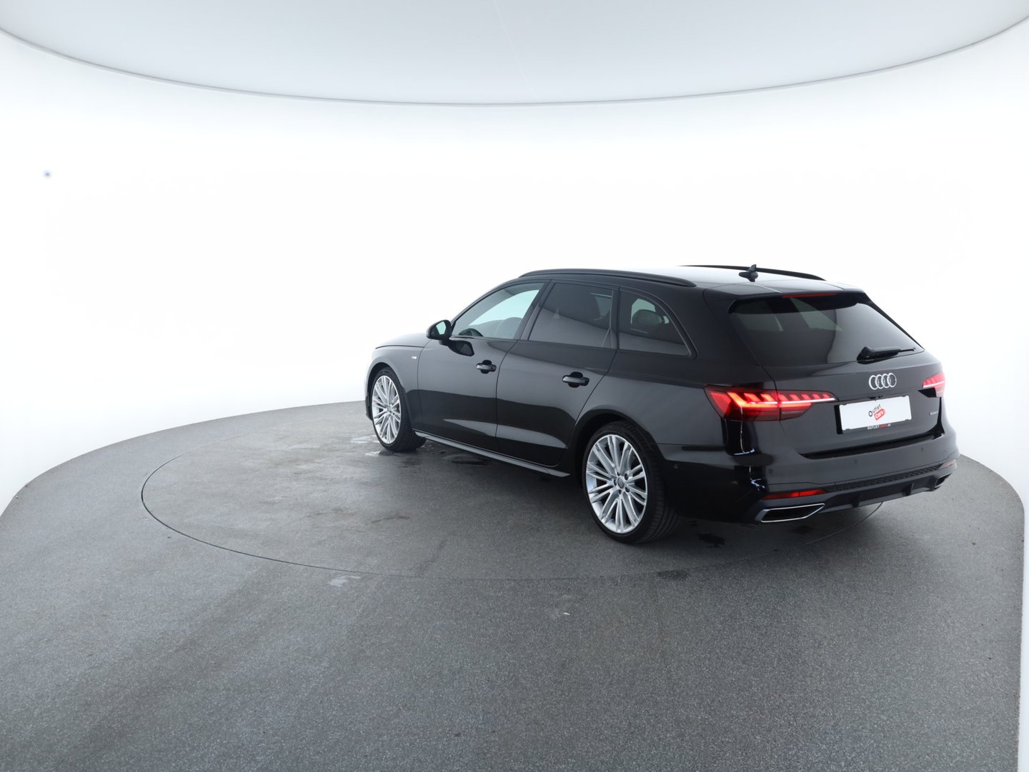 Audi A4 Avant 40 TDI quattro S line | Bild 2 von 14
