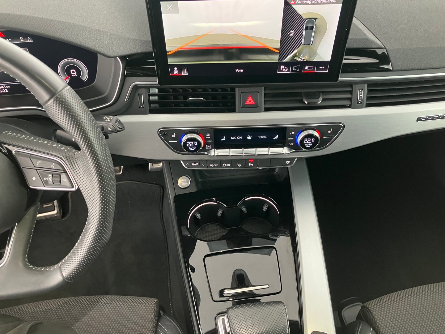 Audi A4 Avant 40 TDI quattro S line | Bild 5 von 14