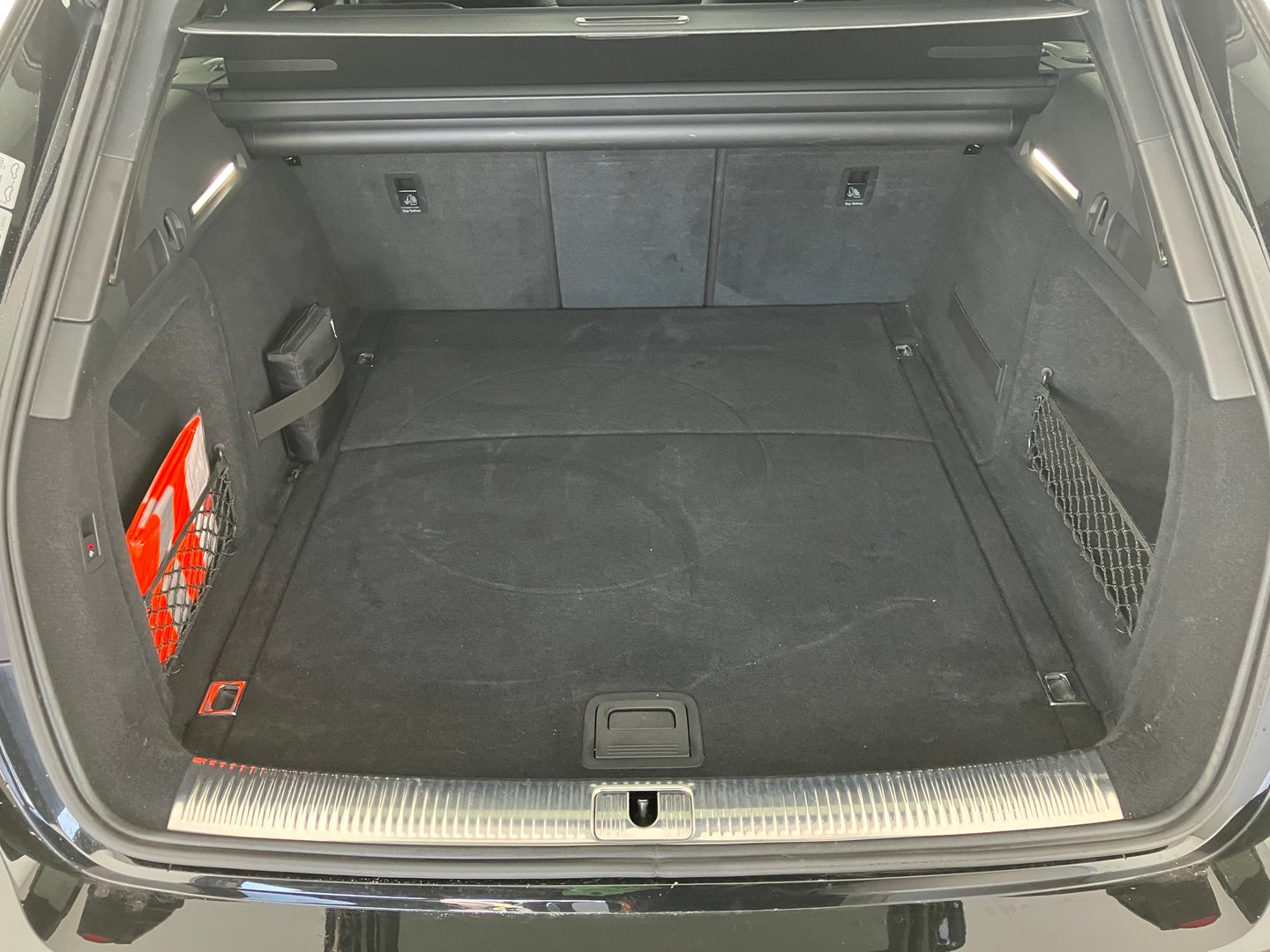 Audi A4 Avant 40 TDI quattro S line | Bild 12 von 14
