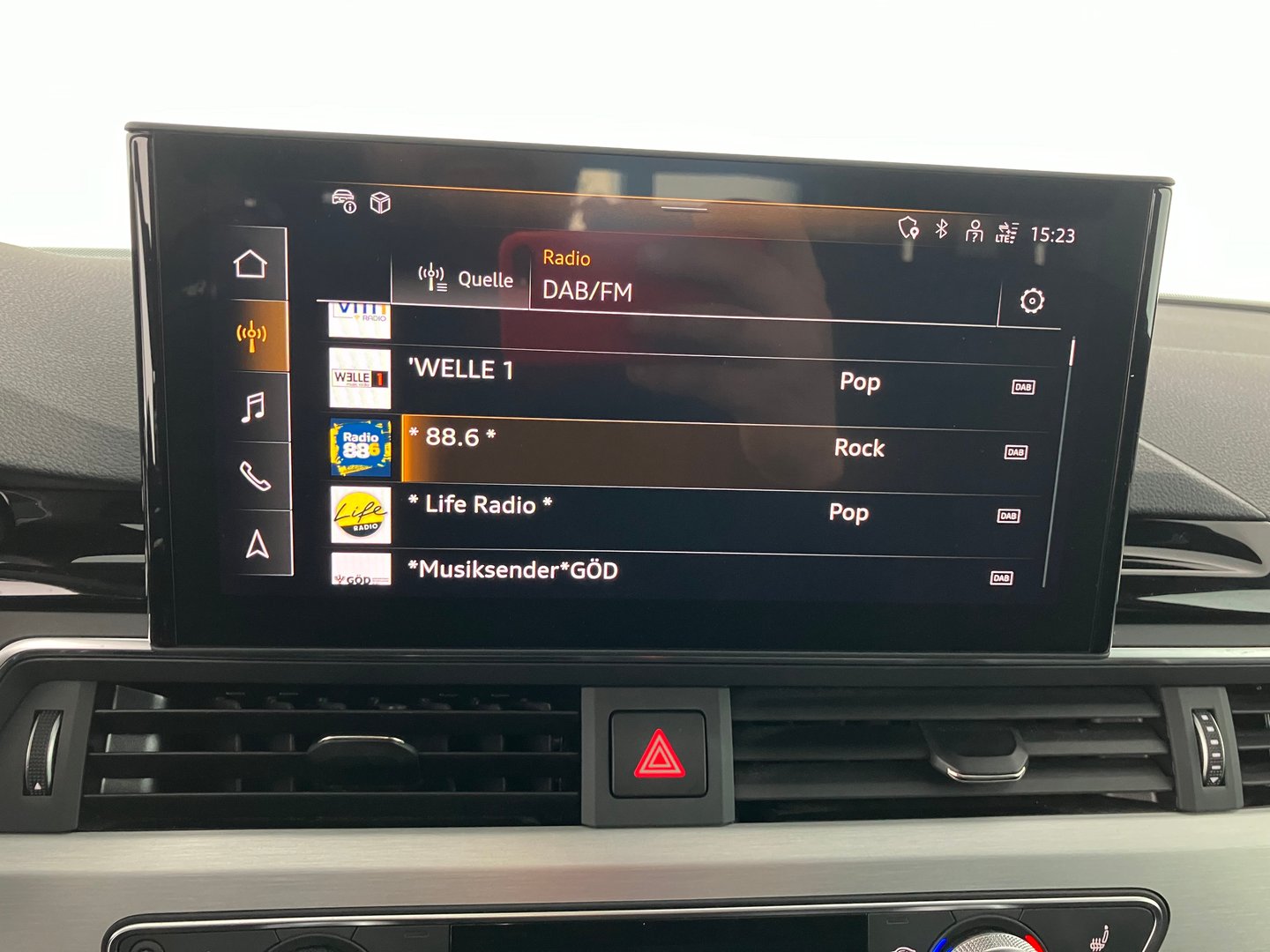 Audi A4 Avant 40 TDI quattro S line | Bild 7 von 14