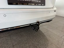 VW Golf Variant Life TSI in 0Q Pure White