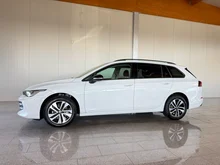 VW Golf Variant Life TSI in 0Q Pure White