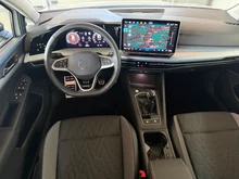 VW Golf Variant Life TSI in 0Q Pure White
