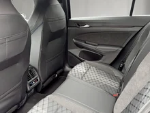 VW Golf Variant Sport mHeV DSG in Grenadillschwarz Metallic
