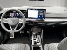 VW Golf Variant Sport mHeV DSG in Grenadillschwarz Metallic