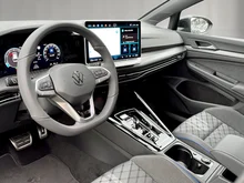 VW Golf Variant Sport mHeV DSG in Grenadillschwarz Metallic