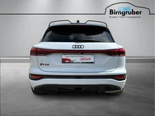 Audi SQ6 e-tron in 2Y Gletscherweiß Metallic