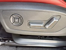 Audi SQ6 e-tron in 2Y Gletscherweiß Metallic