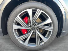 Audi Q6 e-tron quattro in Daytonagrau Perleffekt