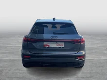 Audi Q6 e-tron quattro in Daytonagrau Perleffekt