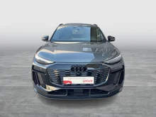 Audi Q6 e-tron quattro in Daytonagrau Perleffekt