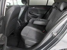 VW Golf Rabbit eHybrid DSG 150 kW in Delfingrau Metallic